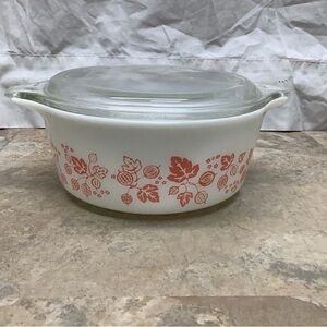 HTF!! VTG! PYREX “Pink Gooseberry” Round Casserole Dish 1.5Pt Pint w Lid